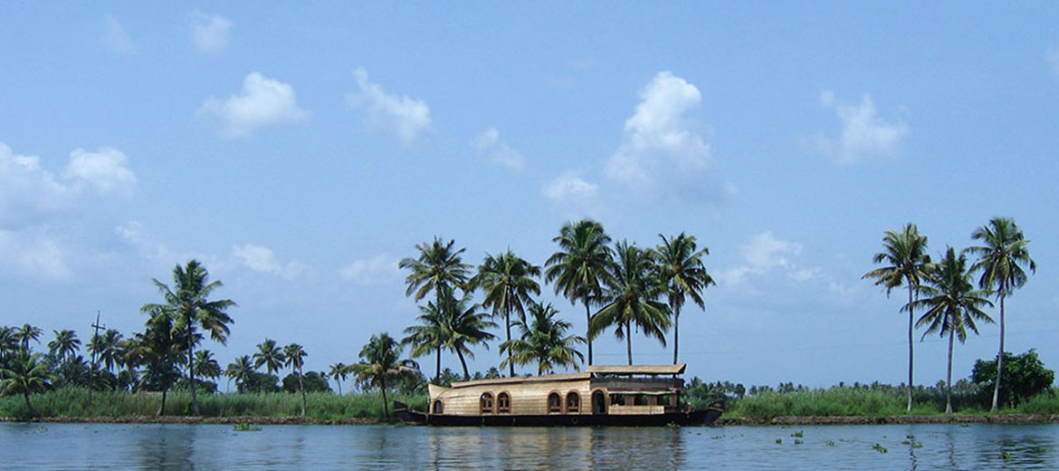 Vembanadu Lake, Attractions near Haripad, Kerala Tourism